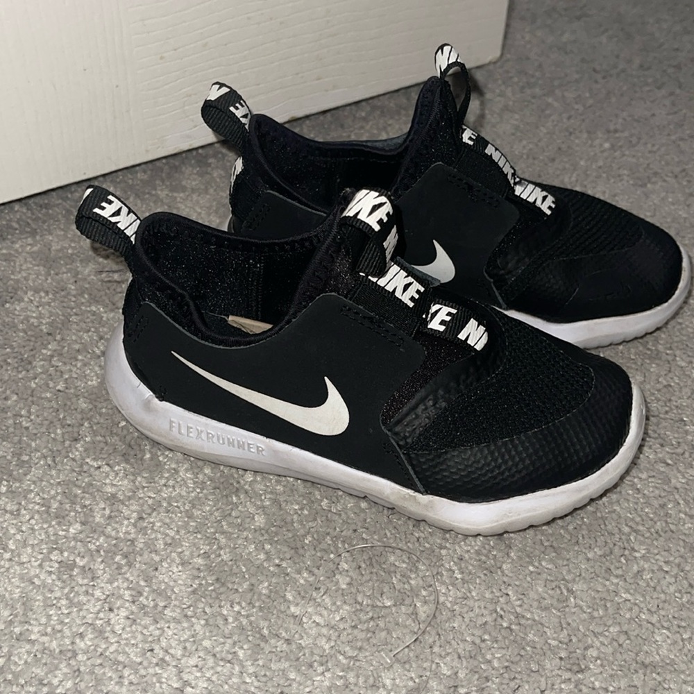 Toddler nike shoes
